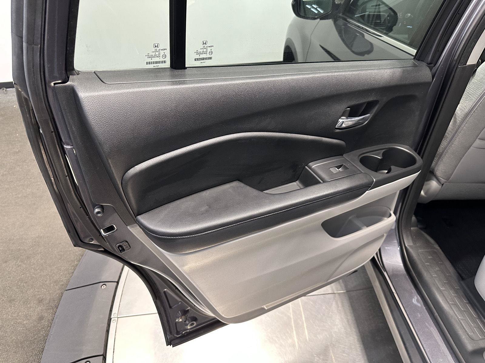 Used 2016 Honda Pilot EX image 23