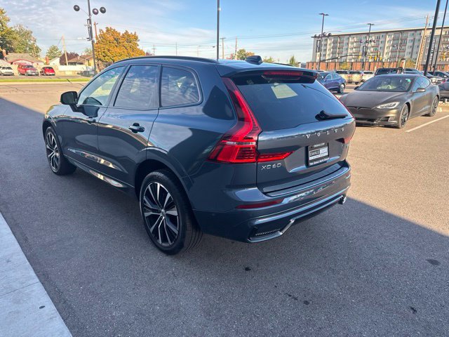 Used 2023 Volvo XC60 B5 Plus w/ Protection Package Premier AWD/4WD image 4