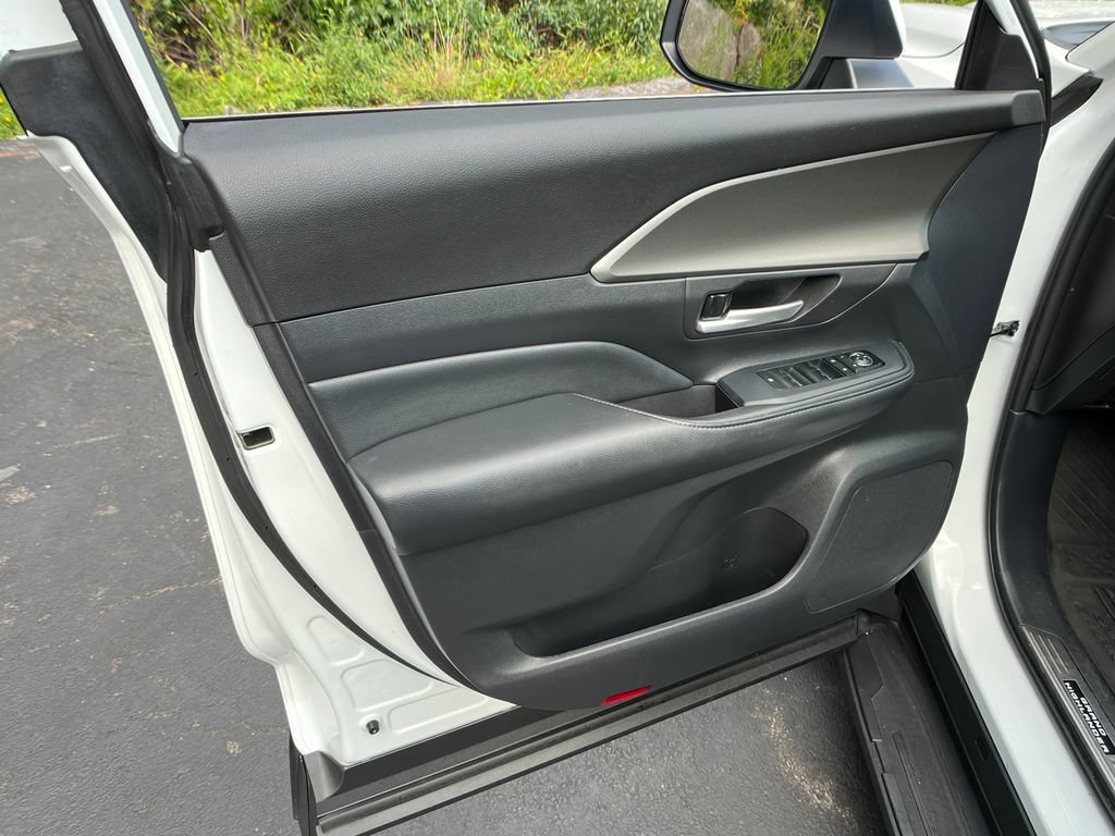 Certified 2025 Toyota Grand Highlander AWD image 11