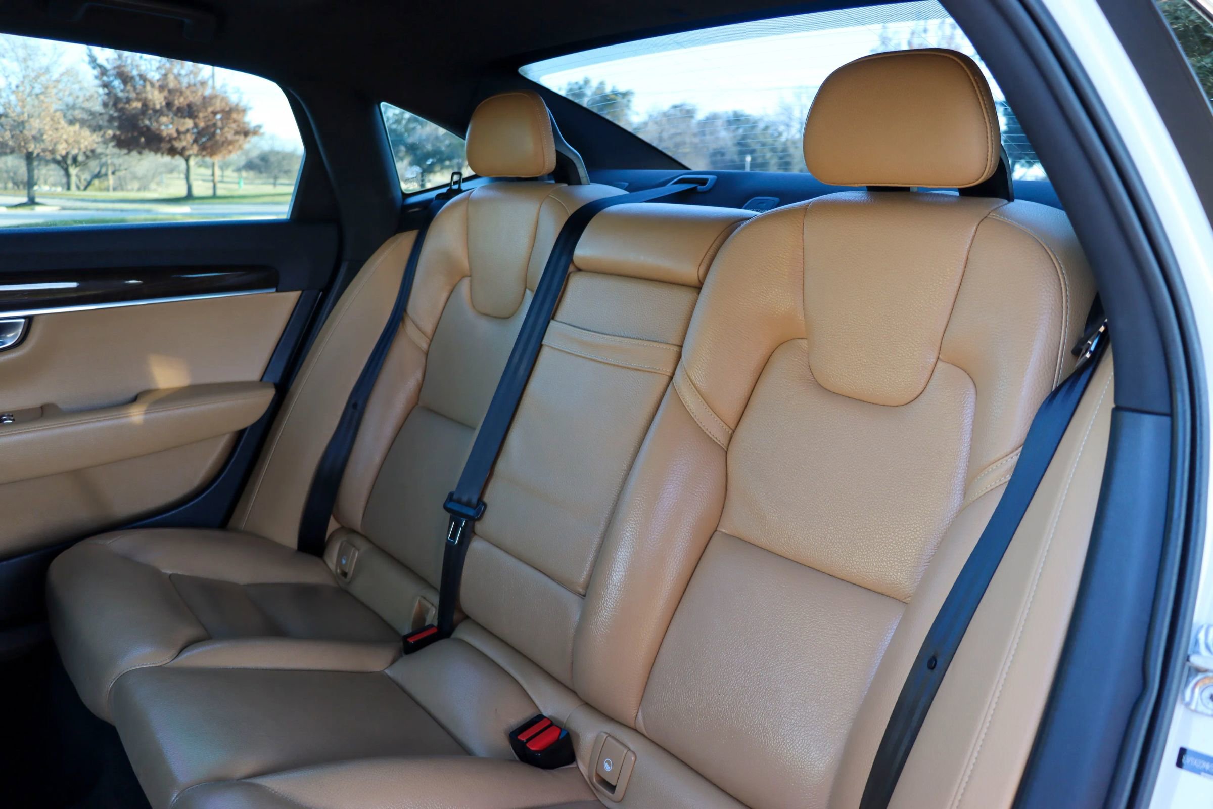 Used 2019 Volvo S90 T6 Momentum image 17