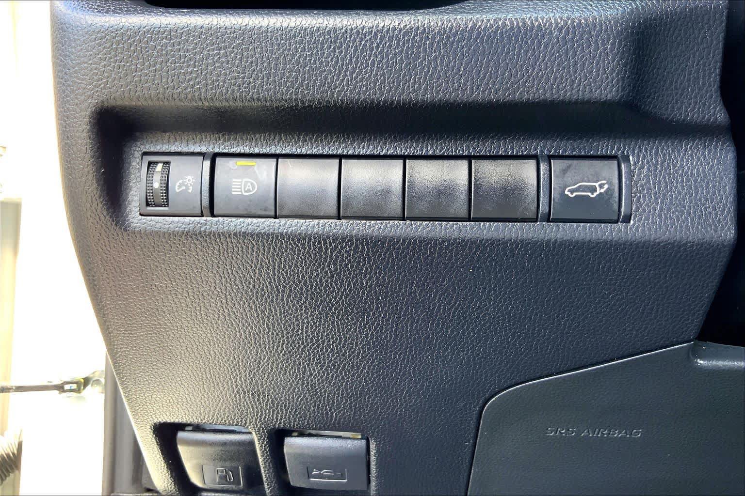 Used 2024 Toyota RAV4 XLE w/ Convenience Package FWD image 32