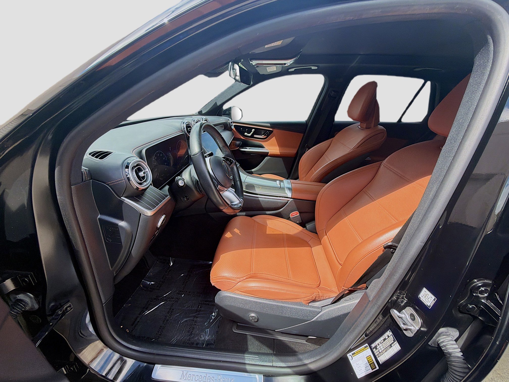 Used 2023 Mercedes-Benz GLC 300 w/ Exclusive Trim Package image 17