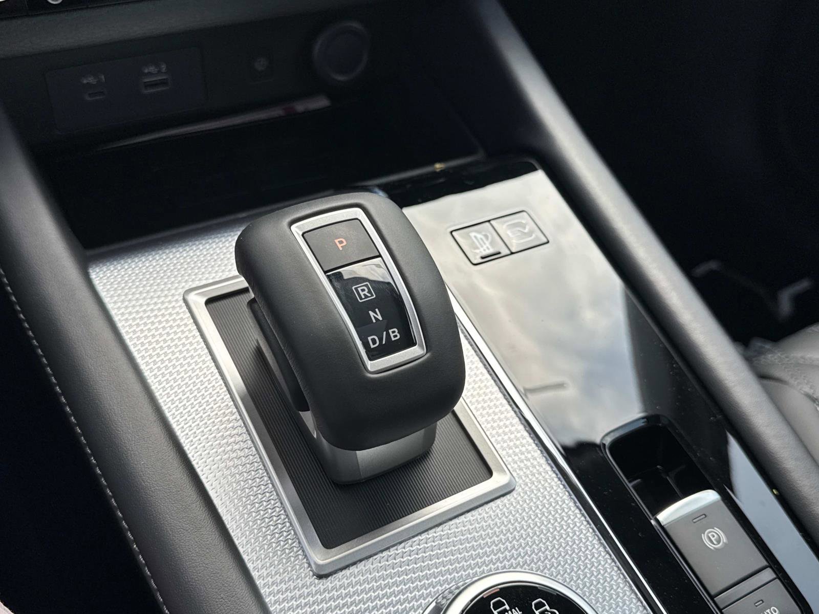 New 2025 Mitsubishi Outlander SEL image 27