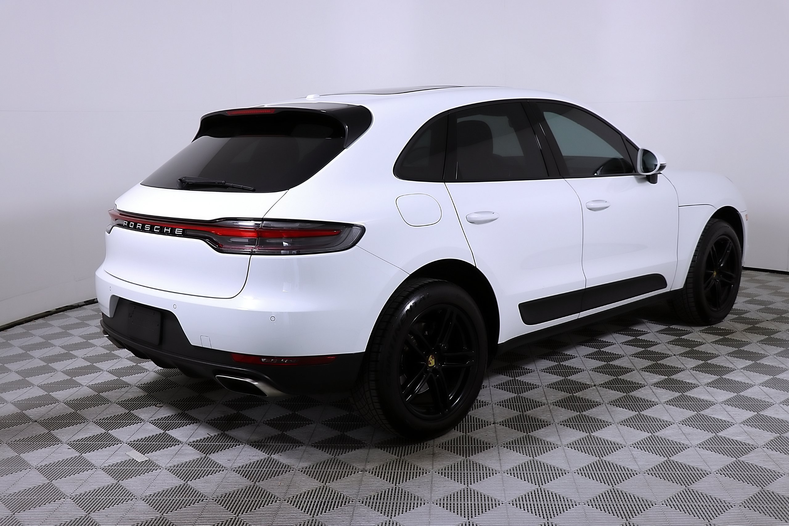 Used 2021 Porsche Macan AWD/4WD image 7