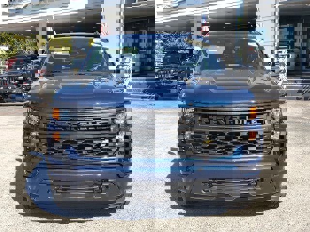 Used 2023 Chevrolet Silverado 1500 Custom image 2