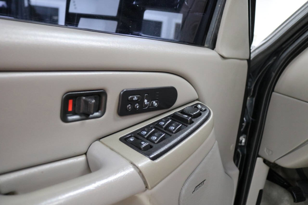 Used 2006 GMC Sierra 2500 SLT w/ Heavy-Duty Power Package image 57