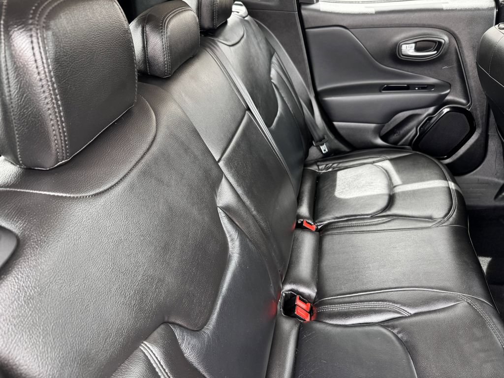 Used 2018 Jeep Renegade Altitude w/ UConnect 8.4 Nav Group AWD/4WD image 27
