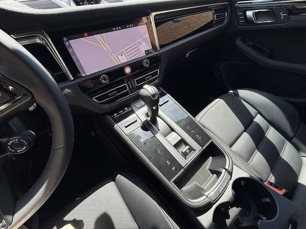 New 2025 Porsche Macan S image 16