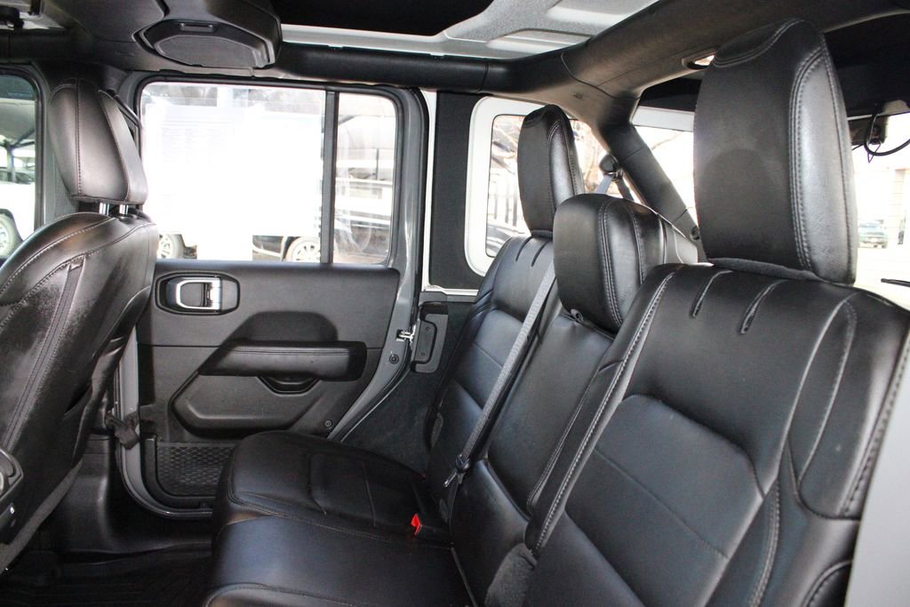 Used 2022 Jeep Wrangler Unlimited Sahara AWD/4WD image 44