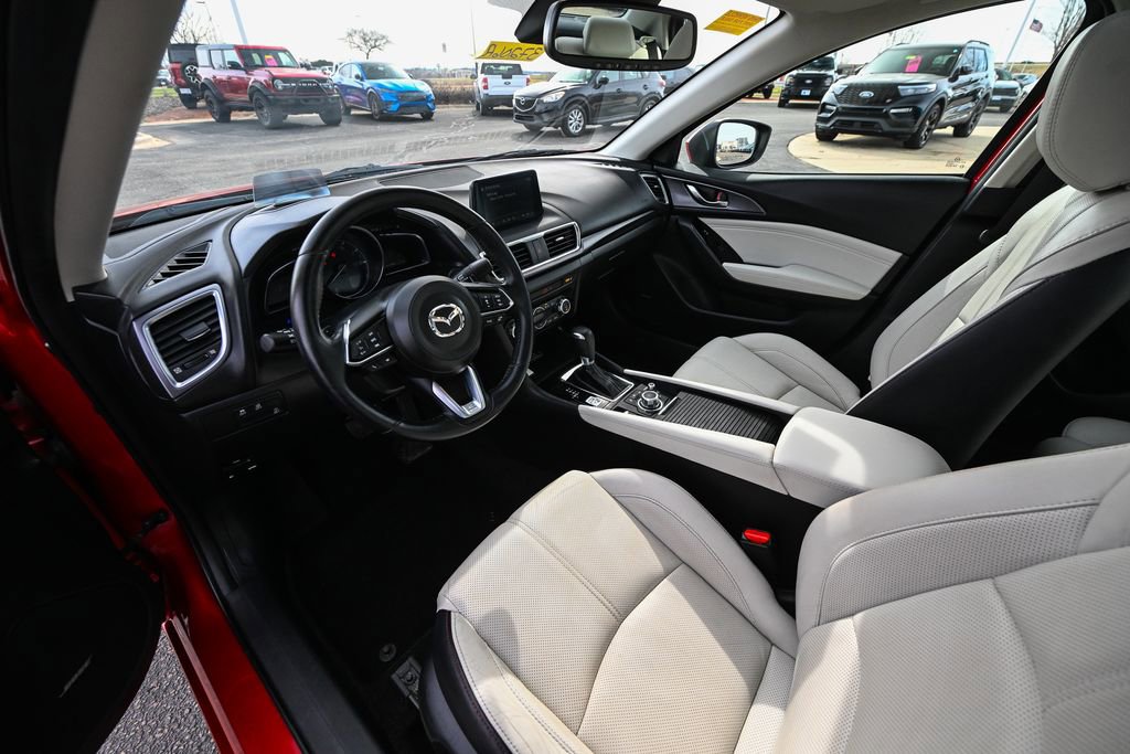 Used 2018 MAZDA MAZDA3 Grand Touring w/ Premium Equipment Package image 16