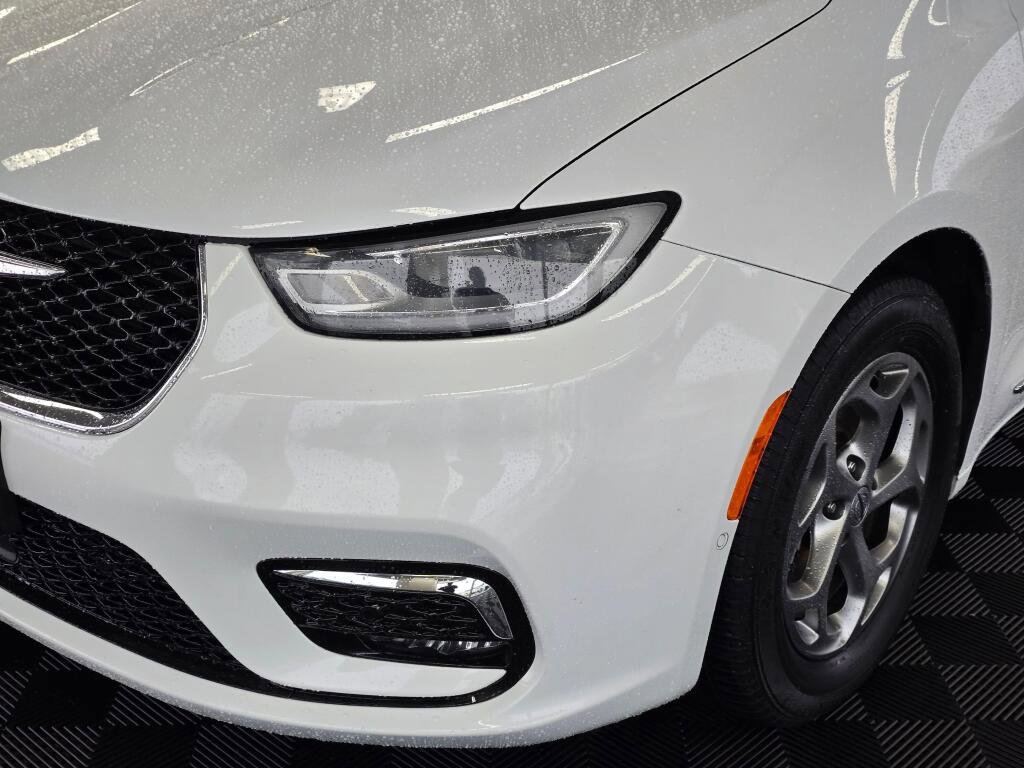 Used 2022 Chrysler Pacifica Limited image 11