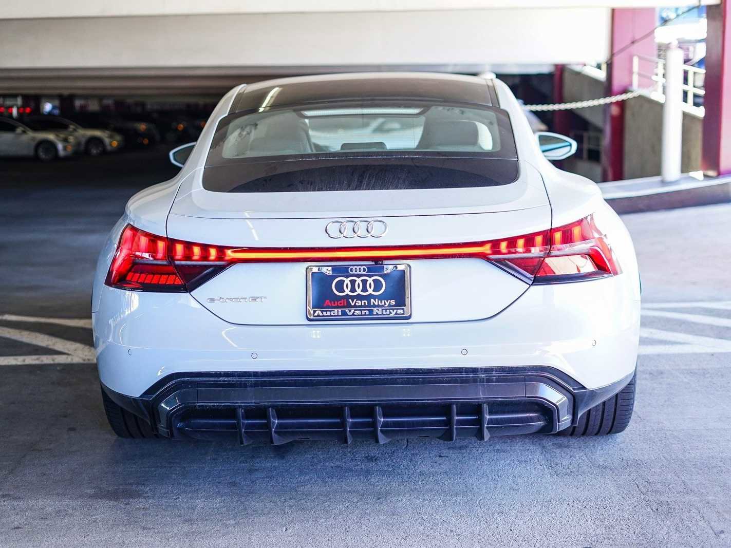 Used 2023 Audi e-tron GT Prestige w/ Prestige Package image 3