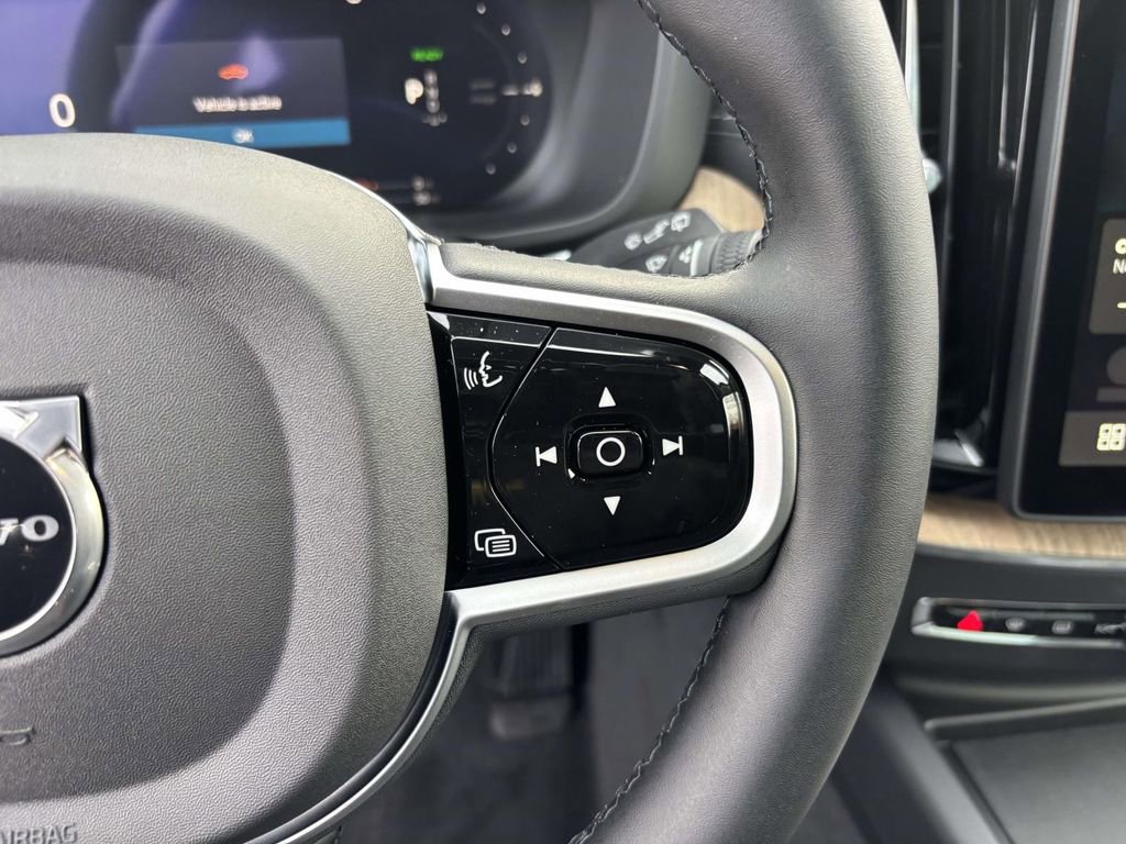 New 2026 Volvo XC60 T8 Ultra w/ Protection Package Premier image 18