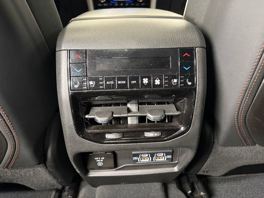 Used 2024 Jeep Grand Cherokee L Summit AWD/4WD image 26