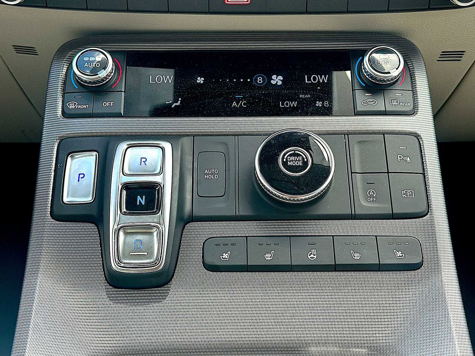 Used 2025 Hyundai Palisade Calligraphy image 8