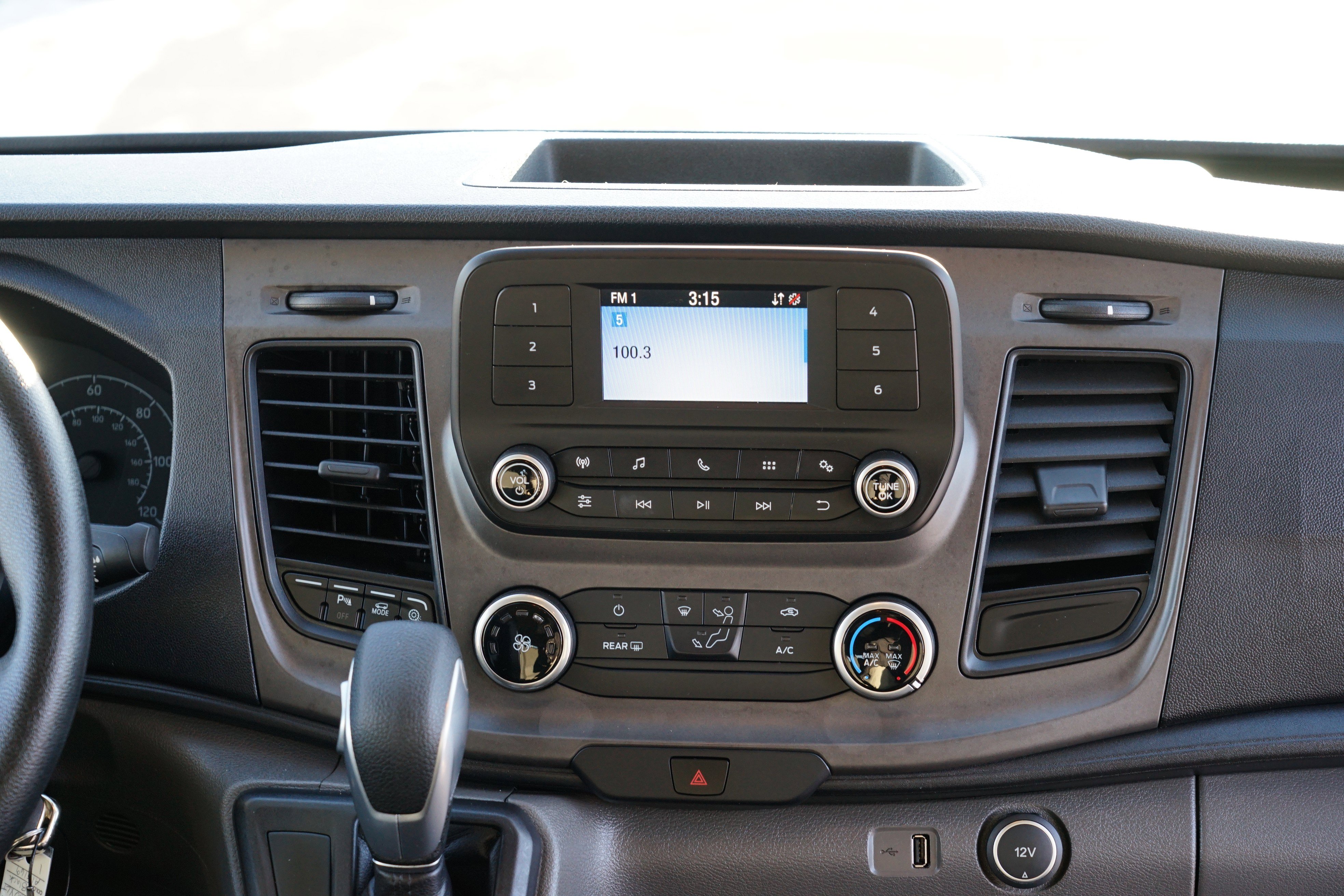 Used 2020 Ford Transit 350 XLT image 22