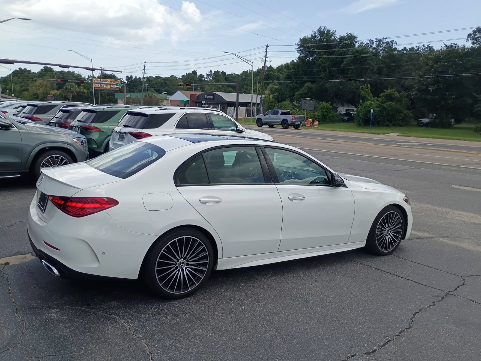 Used 2023 Mercedes-Benz C 300 Sedan image 5
