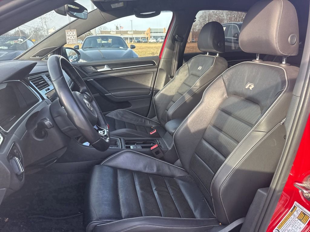 Used 2019 Volkswagen Golf R 4-Door image 9