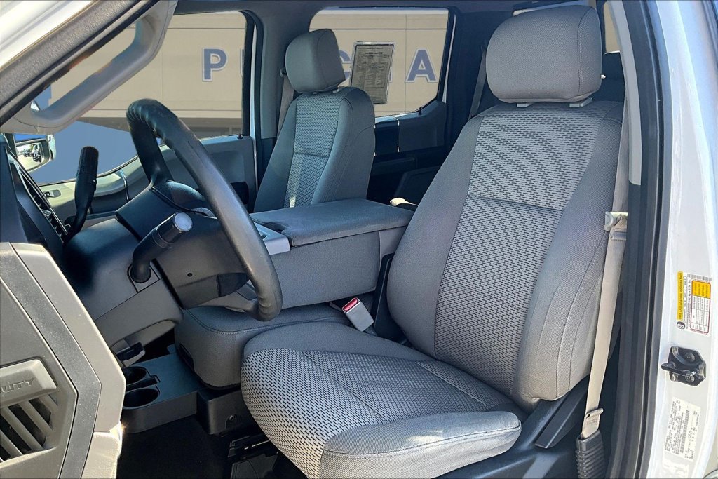 Used 2017 Ford F250 XLT w/ XLT Premium Package AWD/4WD image 23