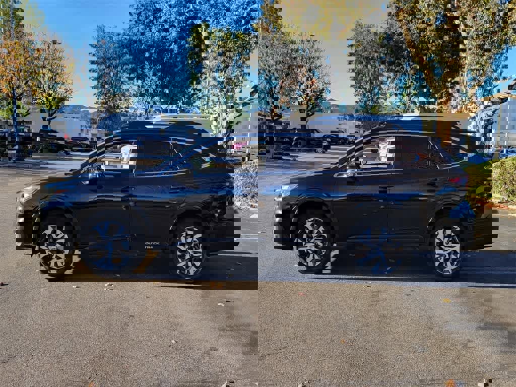 Used 2022 Subaru Outback Limited image 2