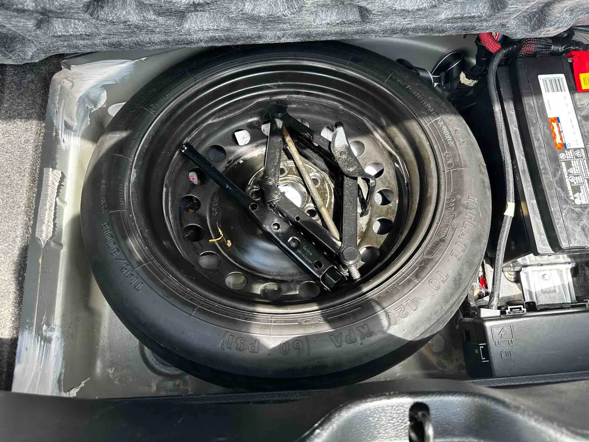 Used 2018 Chrysler 300 Touring w/ Driver Convenience Group image 42