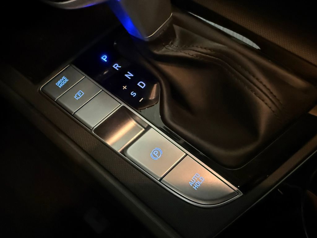 Certified 2023 Hyundai Elantra Limited w/ Cargo Package FWD image 38