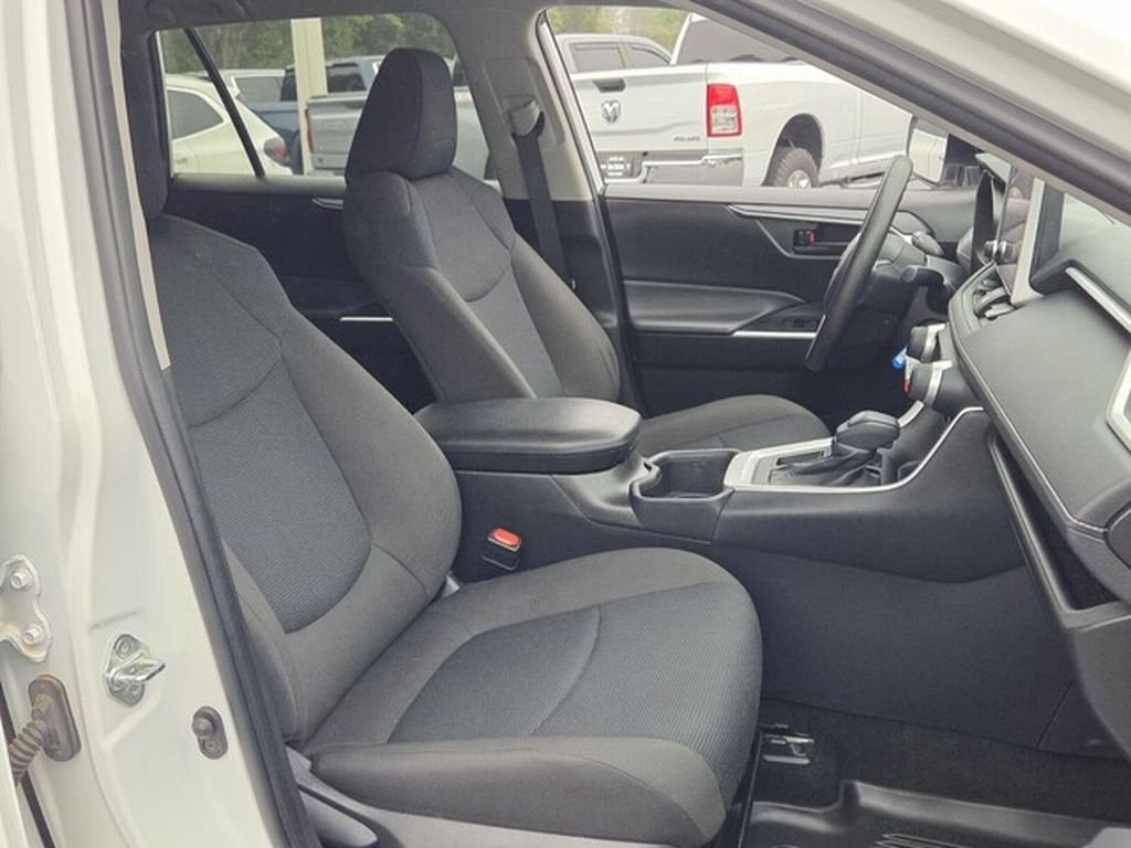 Used 2024 Toyota RAV4 LE FWD image 19