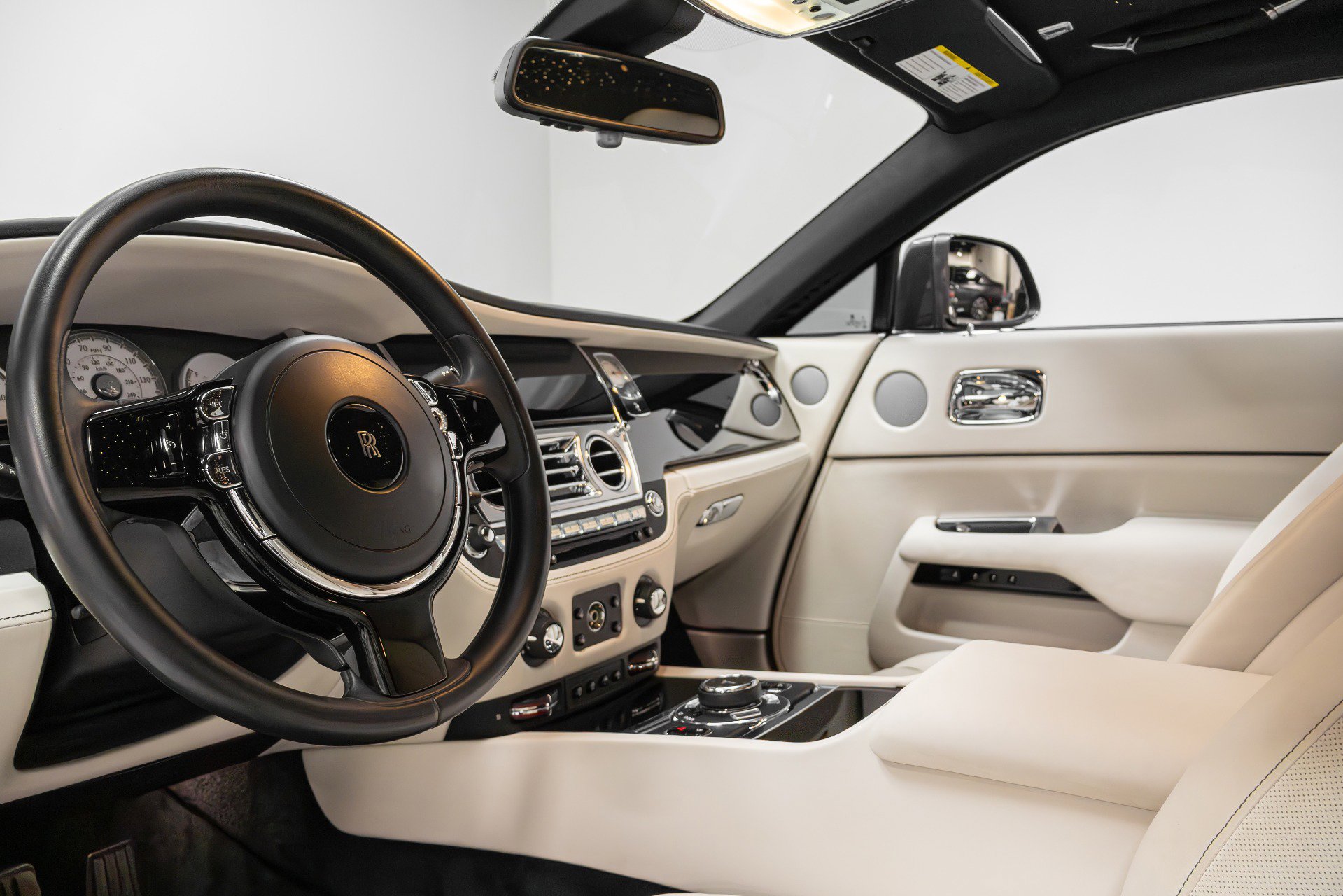 Used 2016 Rolls-Royce Wraith image 8