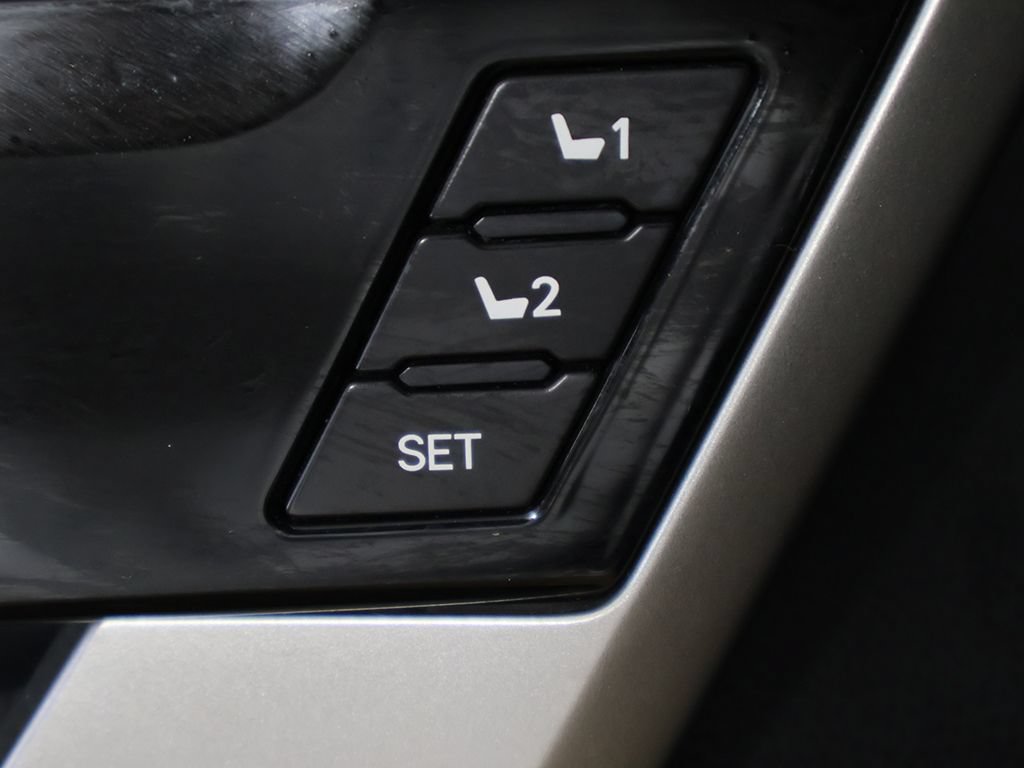 Used 2023 Toyota Tundra Limited w/ Power Package AWD/4WD image 29