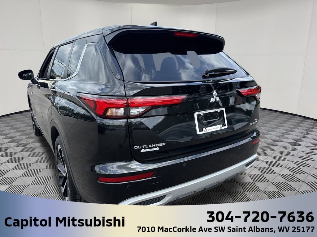 New 2025 Mitsubishi Outlander SE image 10