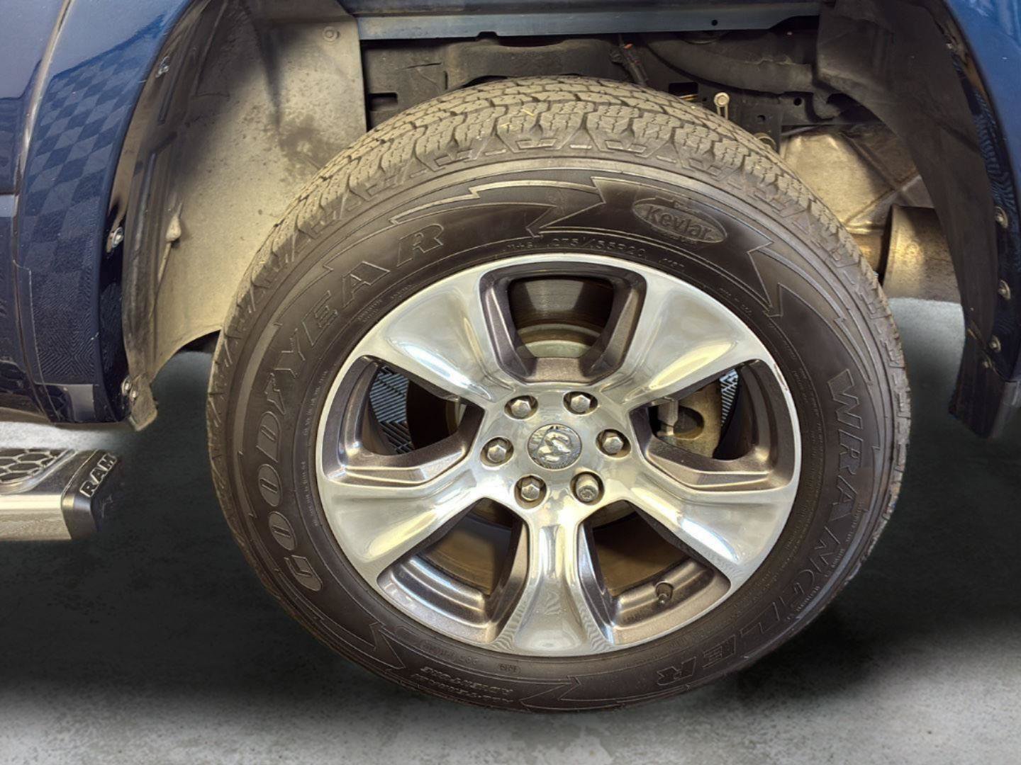 Used 2020 RAM 1500 Laramie w/ Sport Appearance Package AWD/4WD image 19
