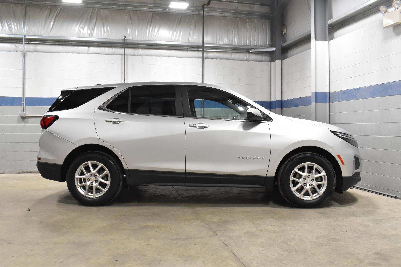 Used 2022 Chevrolet Equinox LT w/ Driver Convenience Package FWD image 26
