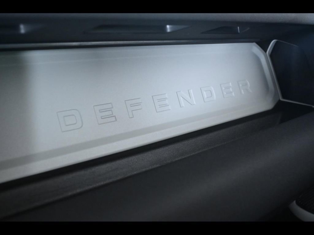 Used 2023 Land Rover Defender 110 S image 21