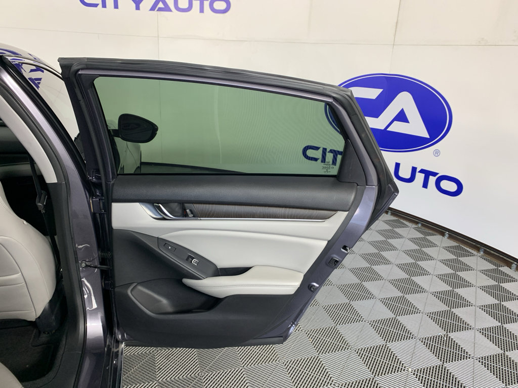 Used 2020 Honda Accord Touring image 37