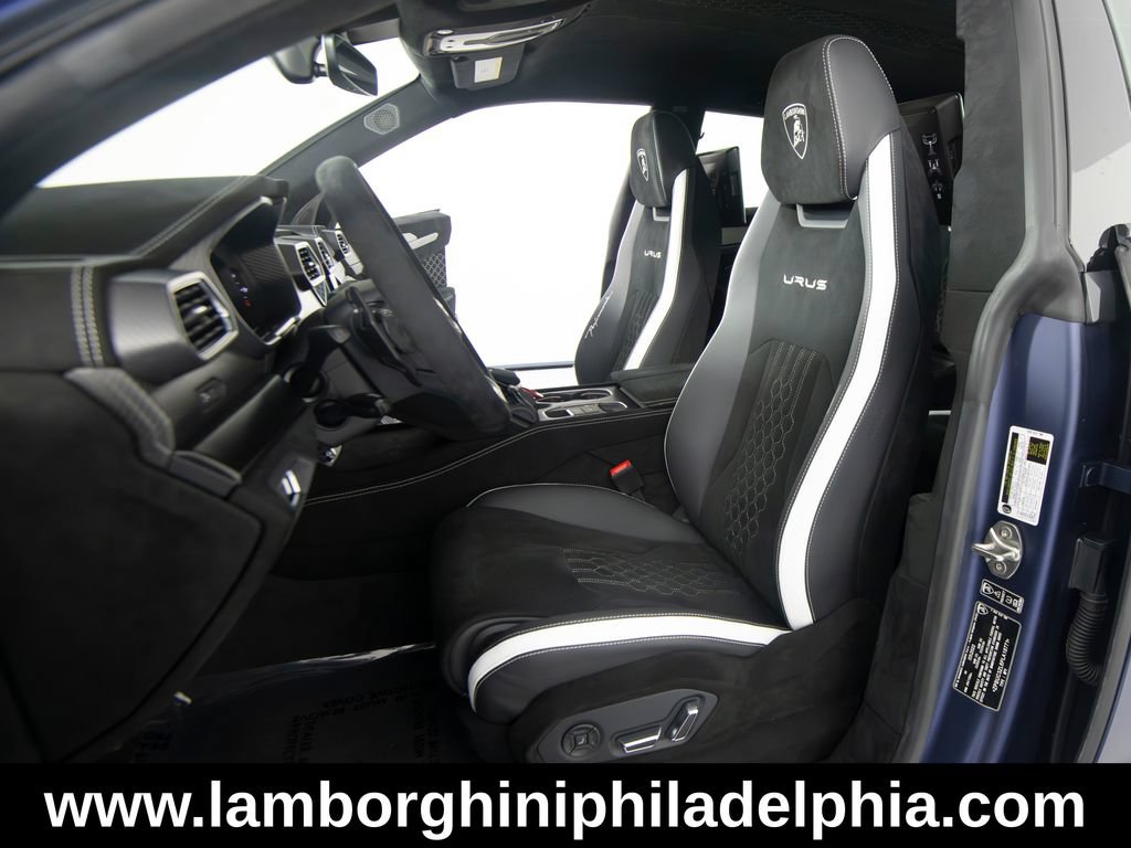 Used 2023 Lamborghini Urus Performante AWD/4WD image 10