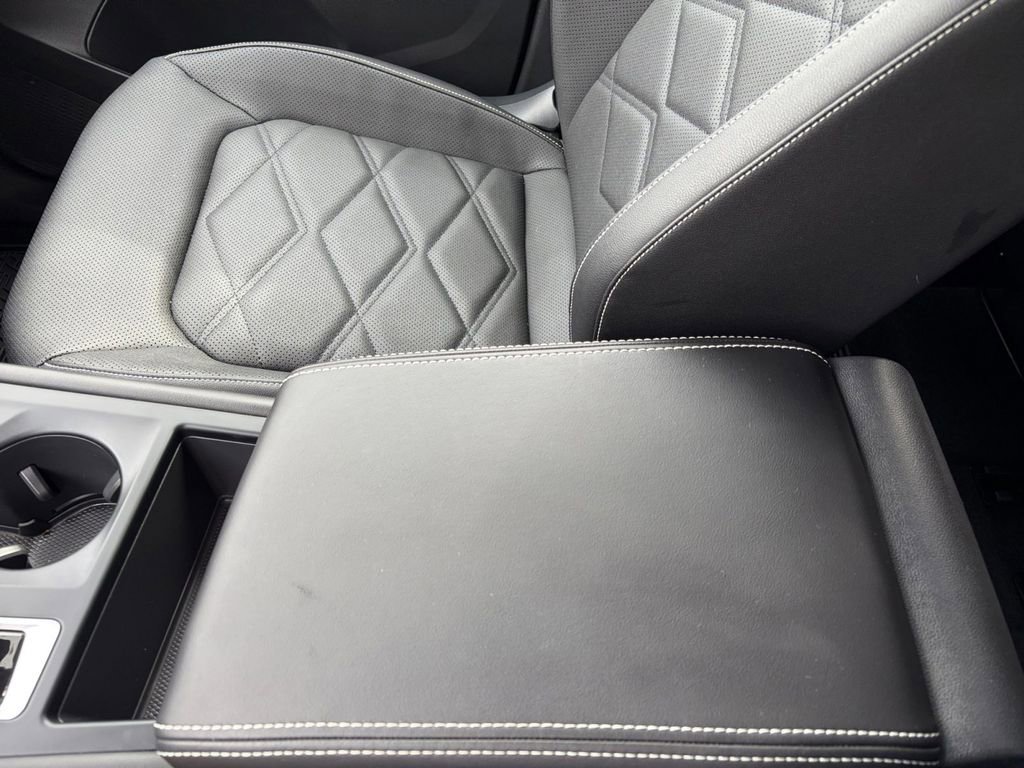 Certified 2026 Volkswagen Atlas SE FWD image 19