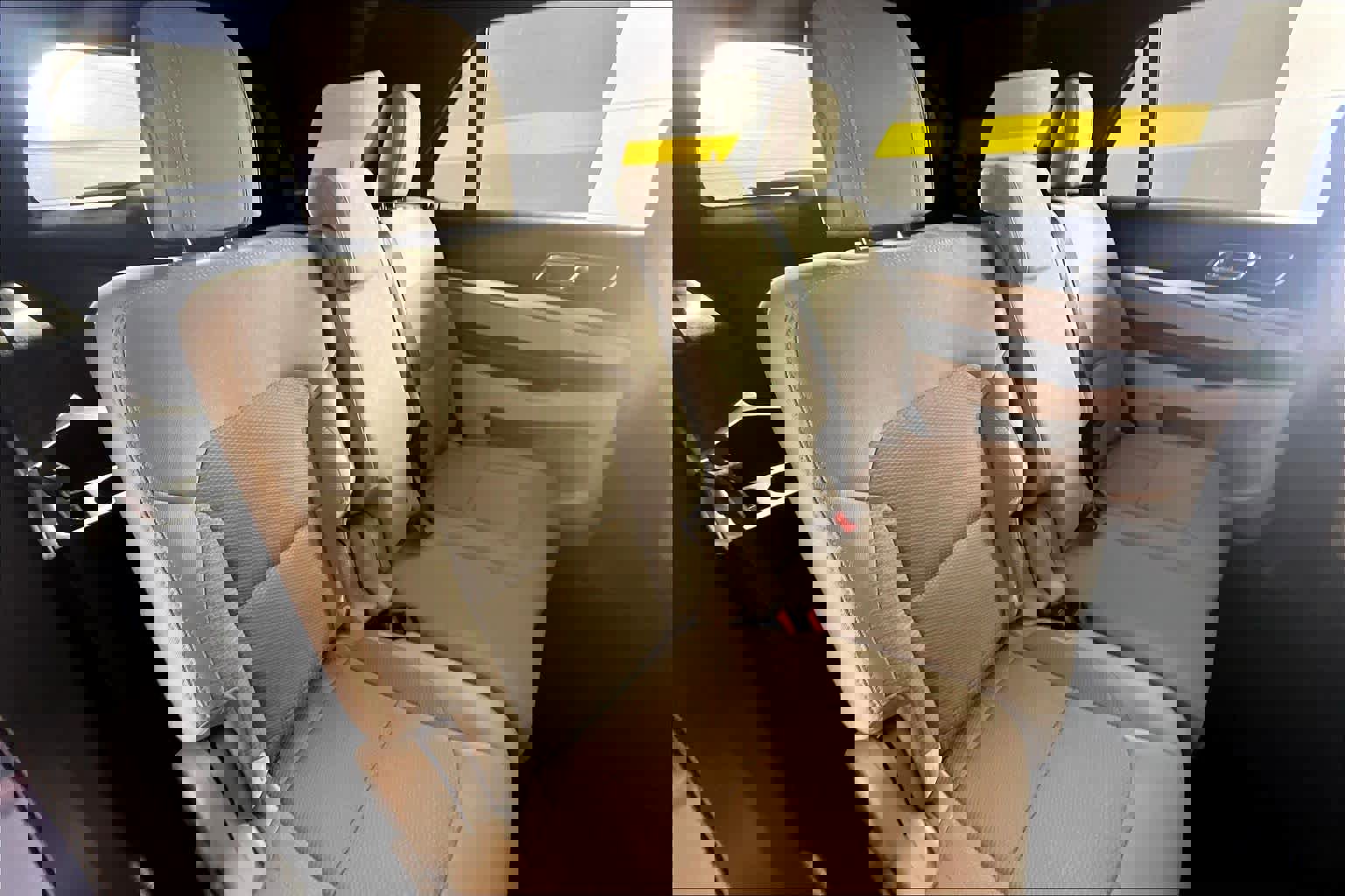 Used 2018 Ford Explorer XLT image 20