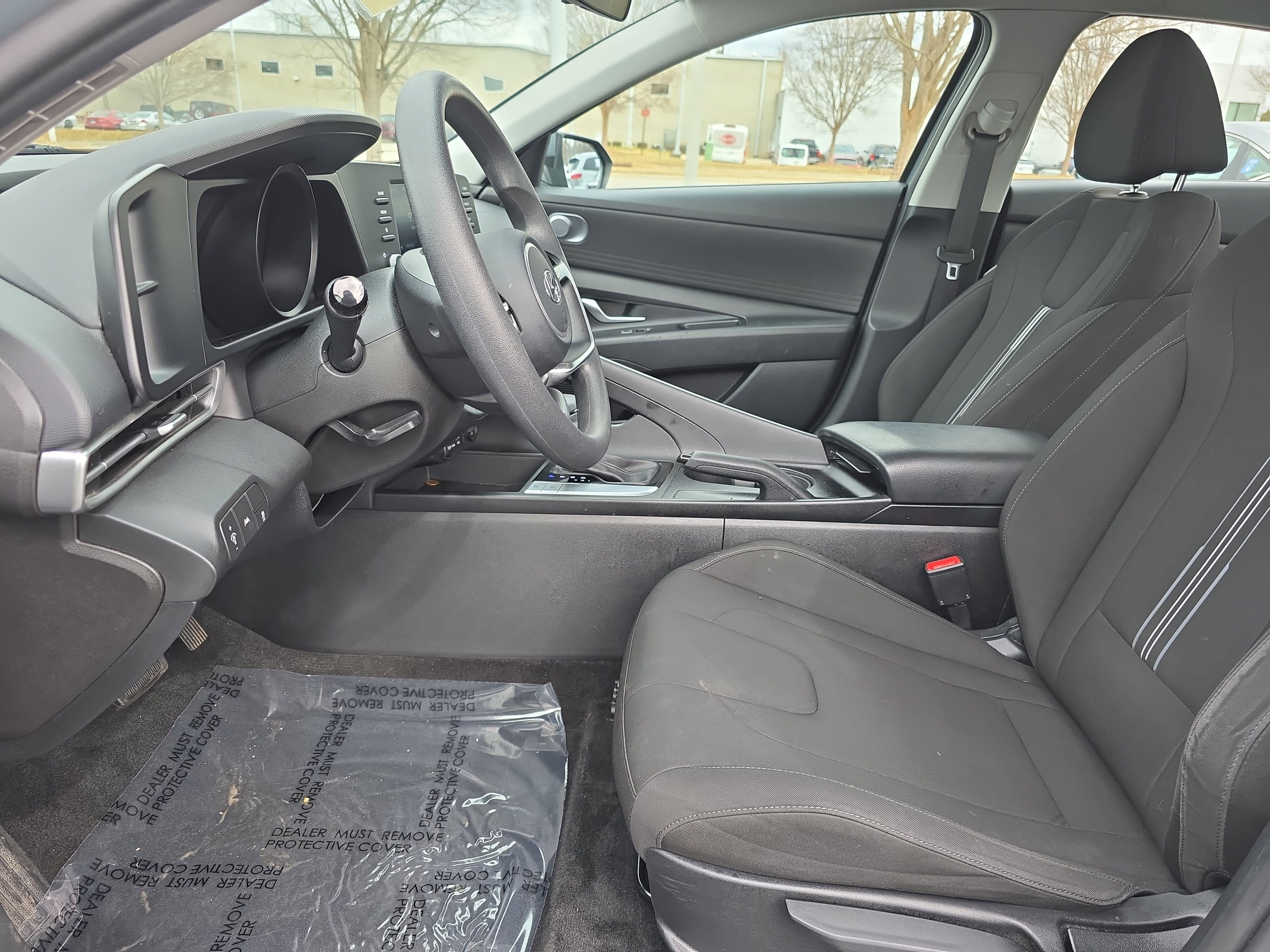 Used 2022 Hyundai Elantra SEL image 13