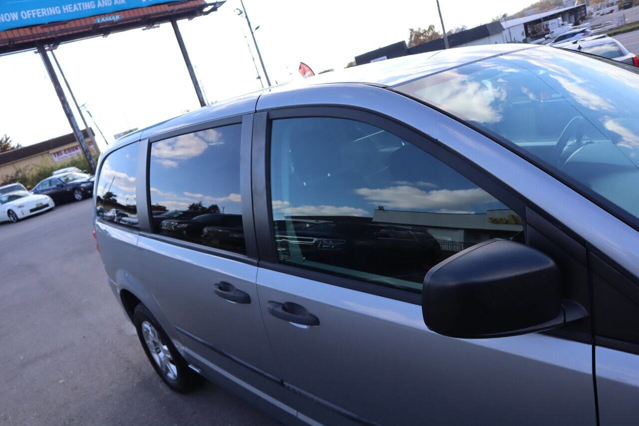 Used 2013 RAM C/V Tradesman image 45