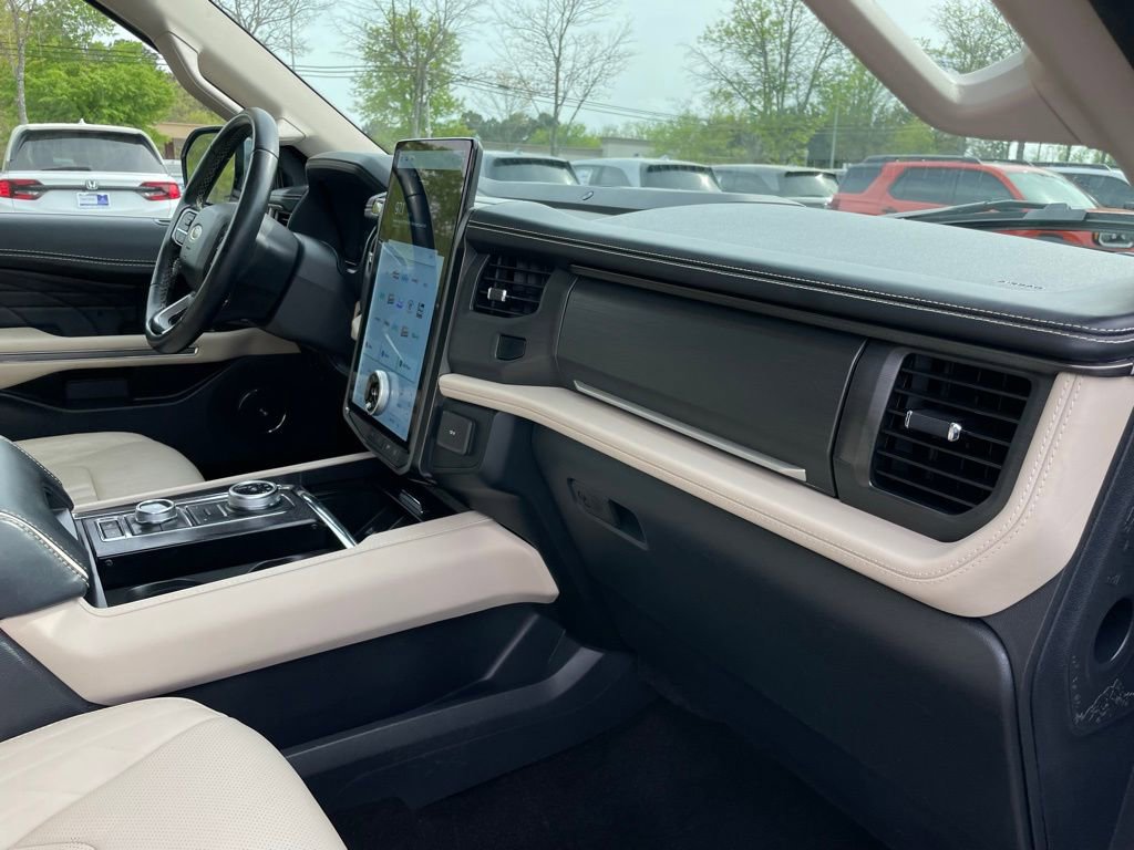 Used 2023 Ford Expedition Platinum image 33