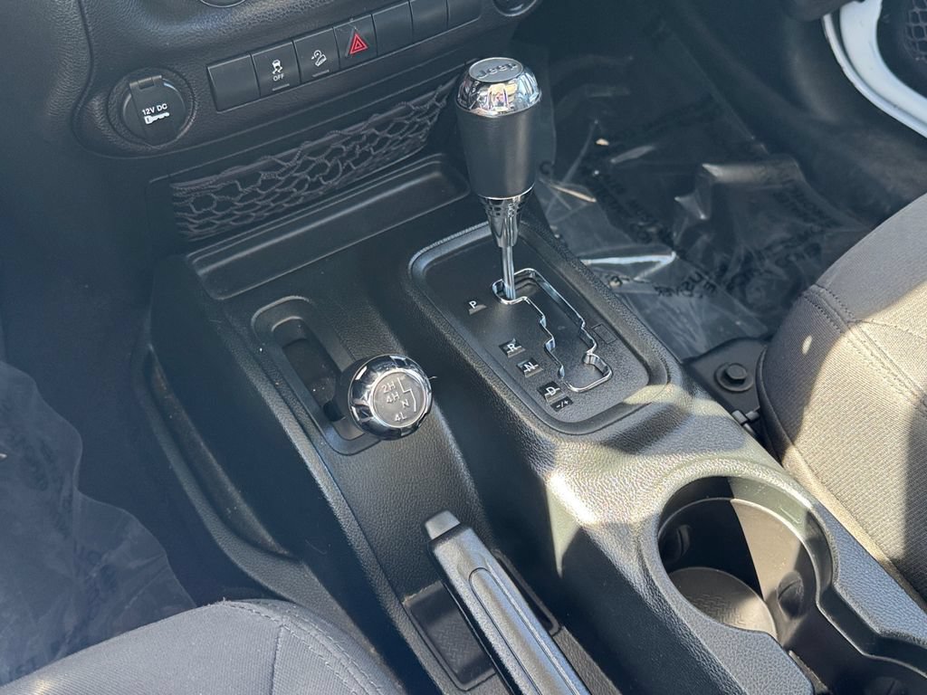 Used 2018 Jeep Wrangler Unlimited Sport w/ Connectivity Group AWD/4WD image 17
