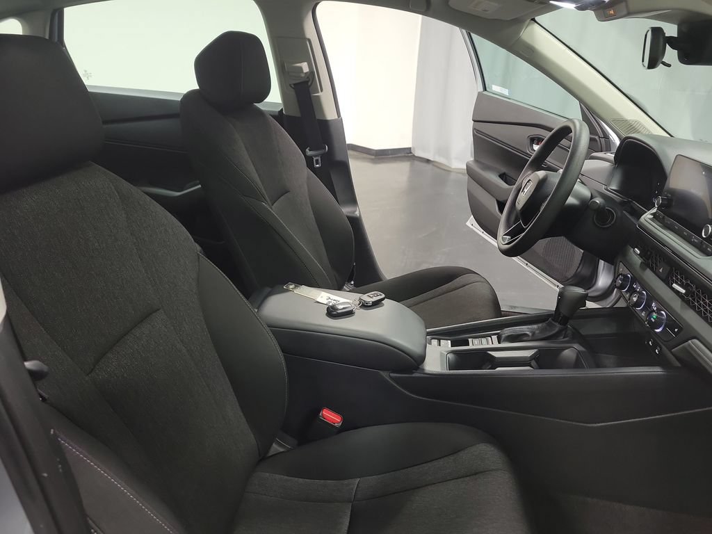 Used 2025 Honda Accord SE image 34