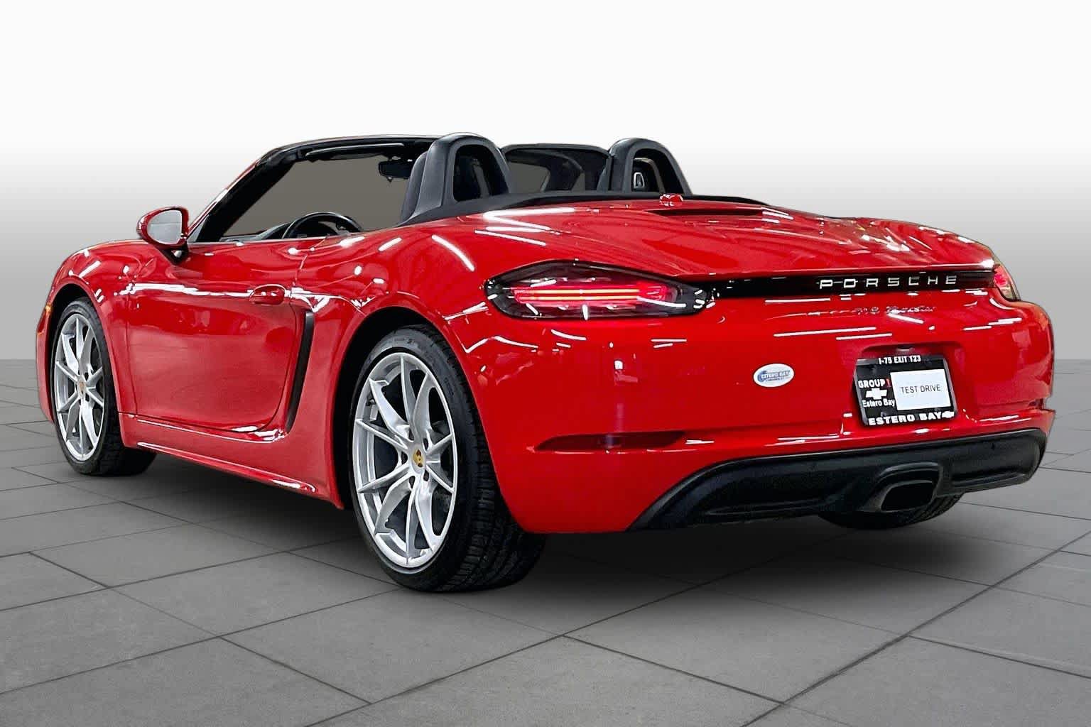 Used 2018 Porsche 718 Boxster RWD image 12
