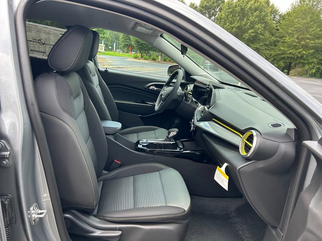 New 2026 Chevrolet Trax LT FWD image 40
