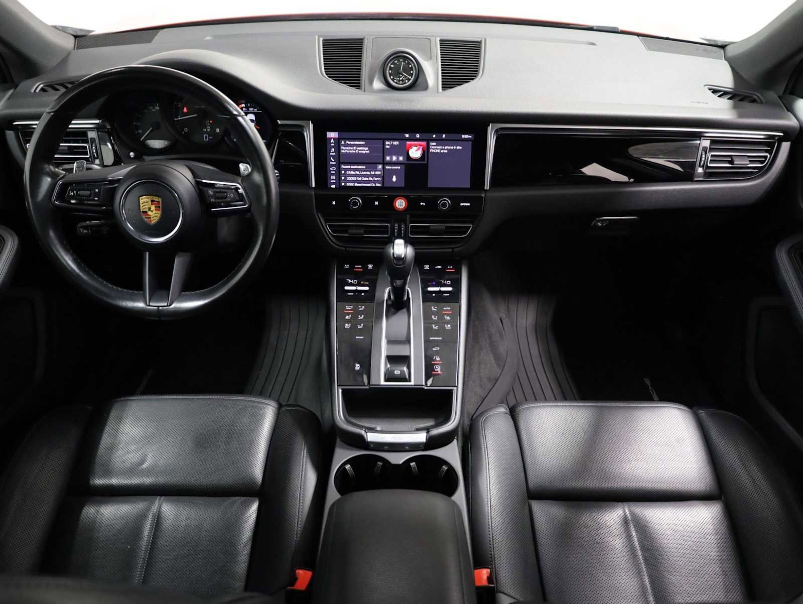 Certified 2022 Porsche Macan AWD/4WD image 26