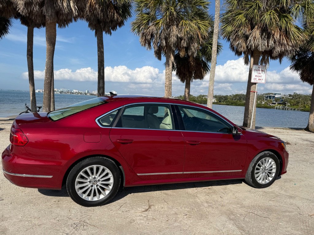 Used 2016 Volkswagen Passat 1.8T SE FWD image 12
