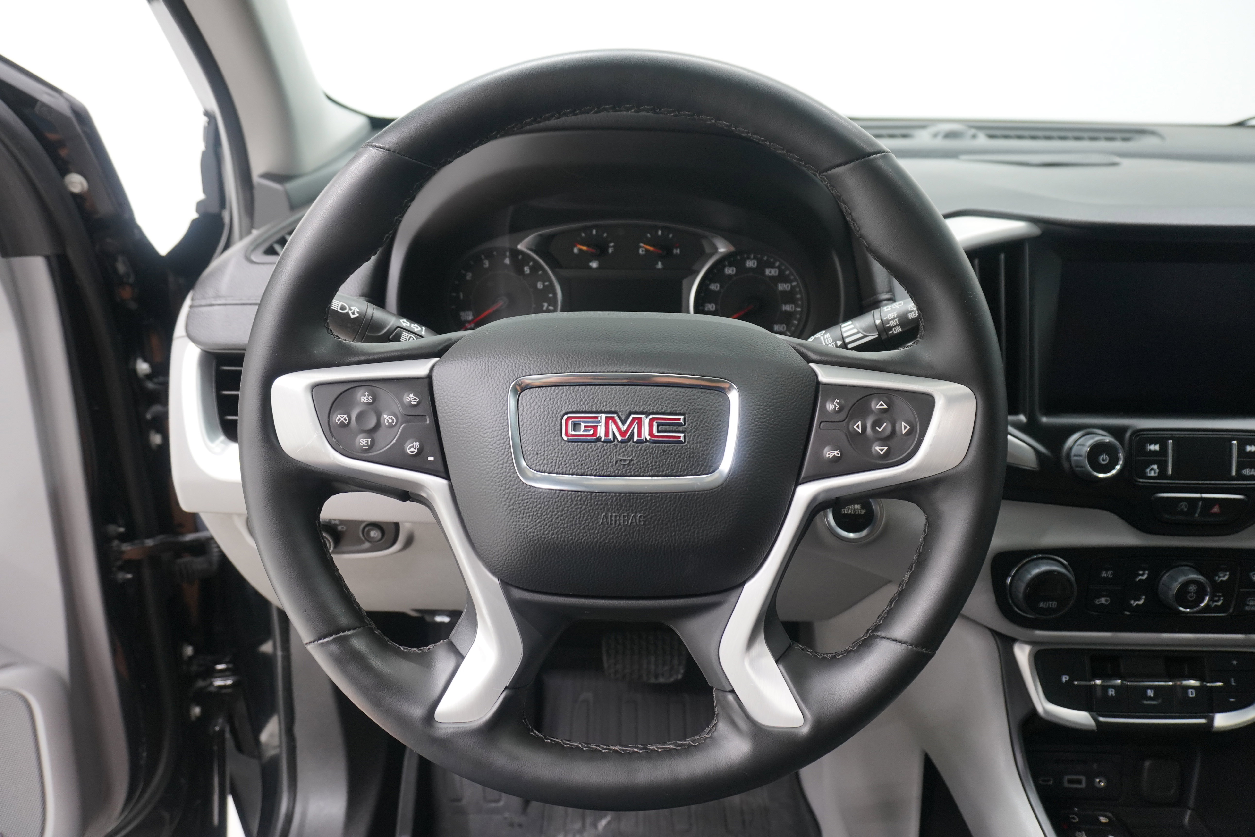 Used 2023 GMC Terrain SLT w/ Infotainment Package II AWD/4WD image 18