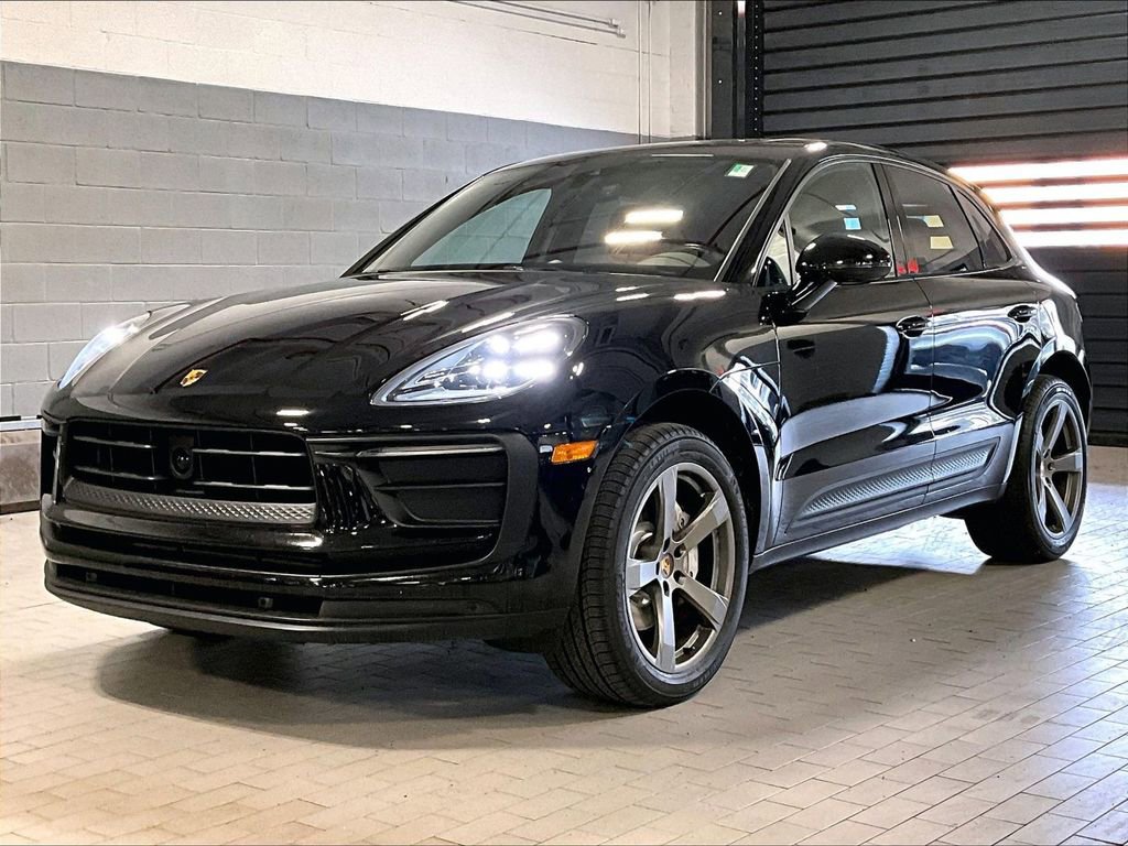 Certified 2023 Porsche Macan AWD/4WD image 1