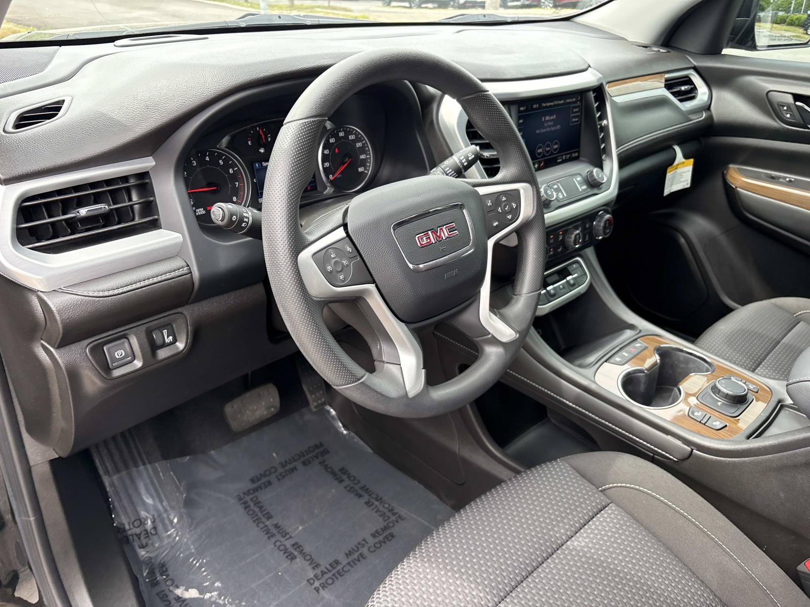Used 2023 GMC Acadia SLE w/ Driver Convenience Package FWD image 17