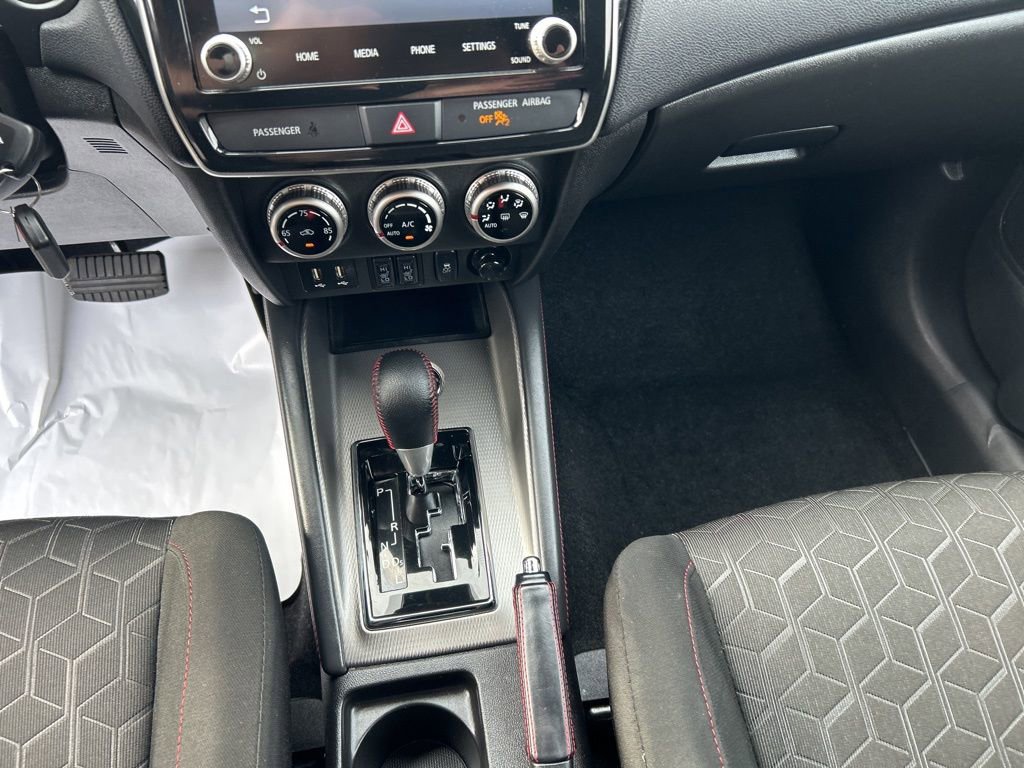 Used 2025 Mitsubishi Outlander Sport SE image 16